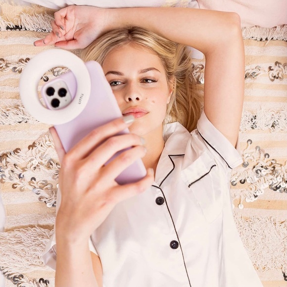 Littil Selfie One Rechargeable Ring Light Clip-On for iPhone, Laptop, Etc. - Picture 12 of 16